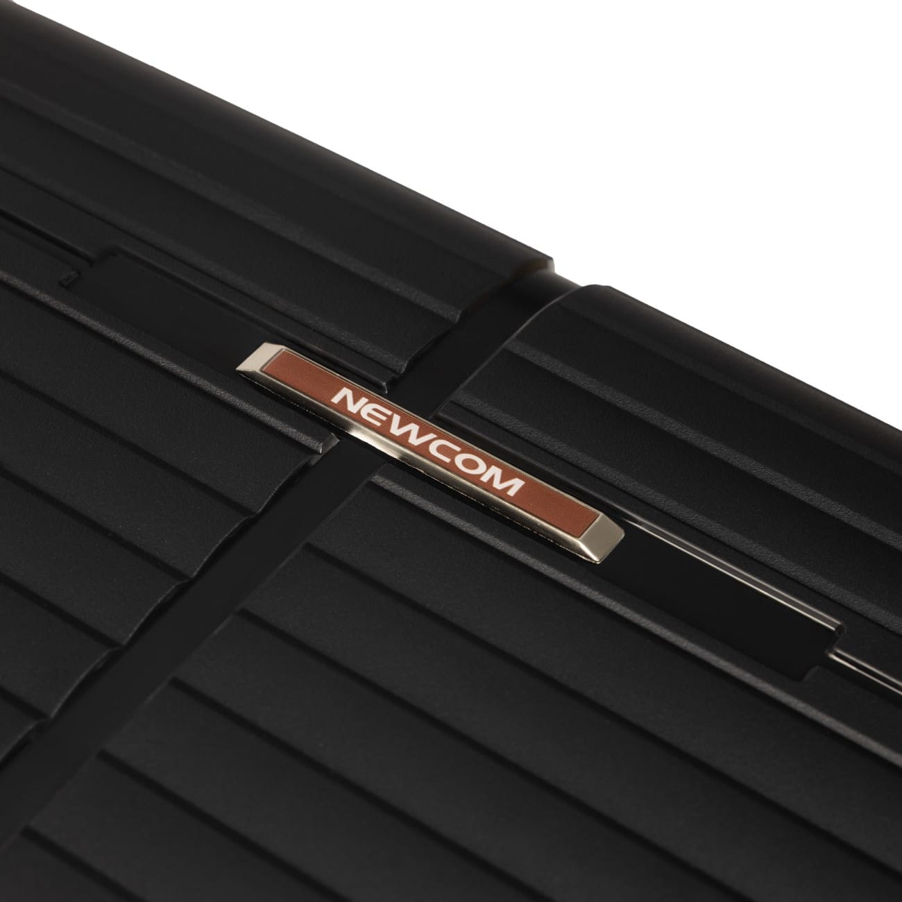 Βαλίτσα σκληρή Newcom N1596 (PP) καμπίνας 56x22x37 cm μαύρο
