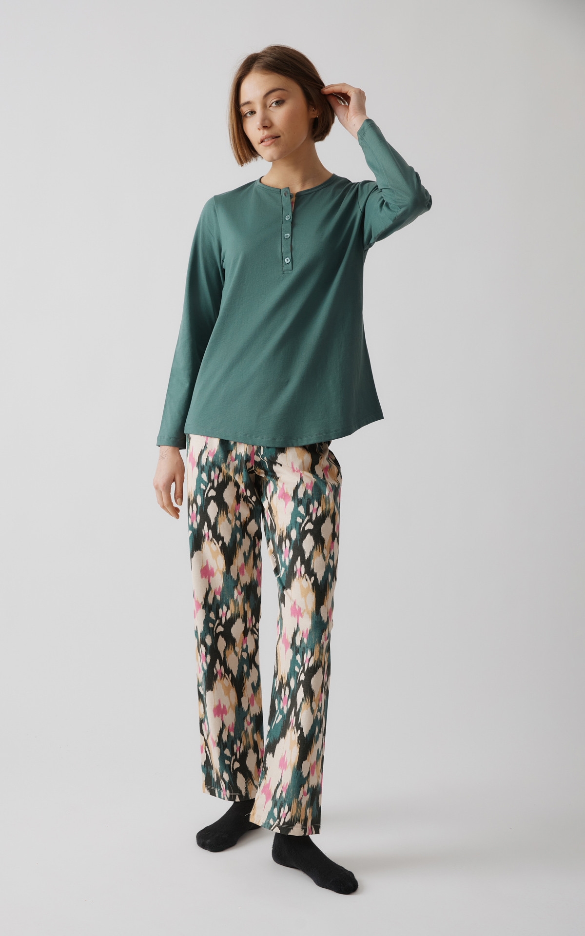 Γυναικεία Χειμερινή πιτζάμα Βαμβακερή Abstract Floral Πατιλέτα Κουμπιά Minerva 90-52634-873 GREEN BALSAM