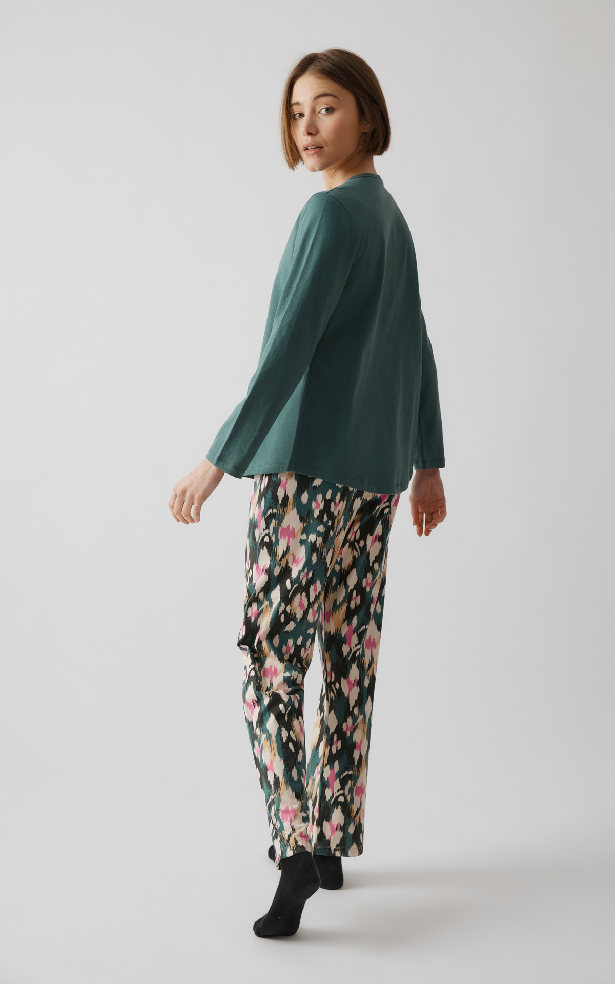 Γυναικεία Χειμερινή πιτζάμα Βαμβακερή Abstract Floral Πατιλέτα Κουμπιά Minerva 90-52634-873 GREEN BALSAM