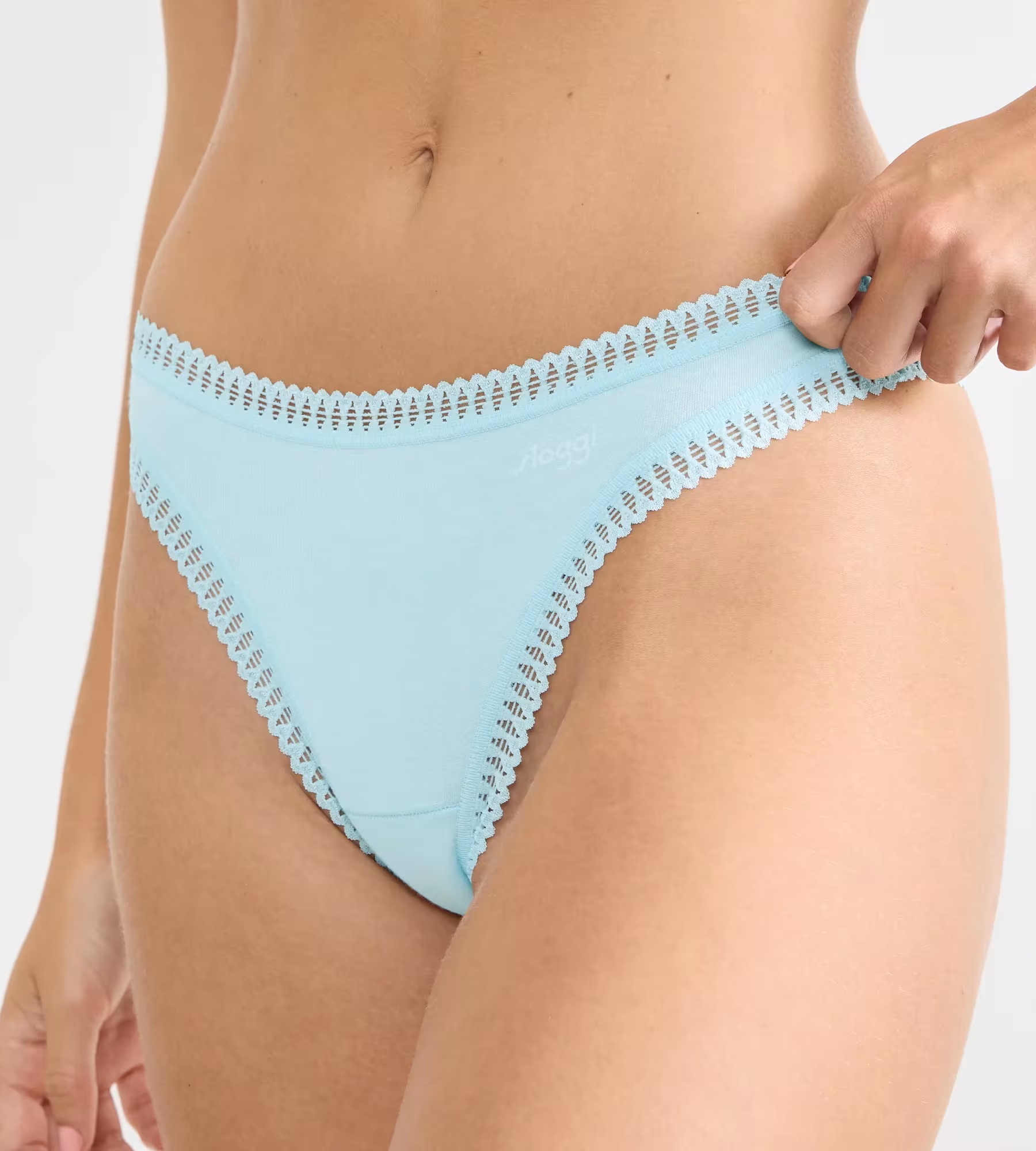 Γυναικείo εσώρουχo 3PACK sloggi GO Crush String C3P 10219704-M007 ΣΙΕΛ ΜΠΛΕ ΕΜΠΡΙΜΕ